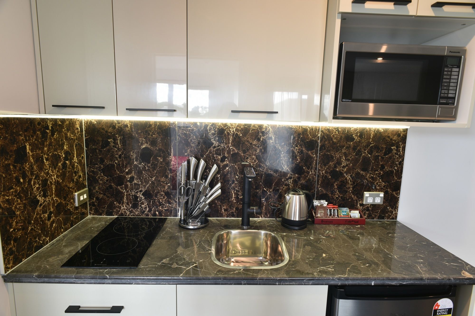 Bealey Plaza Motel Christchurch Exteriör bild A kitchen in a serviced apartment