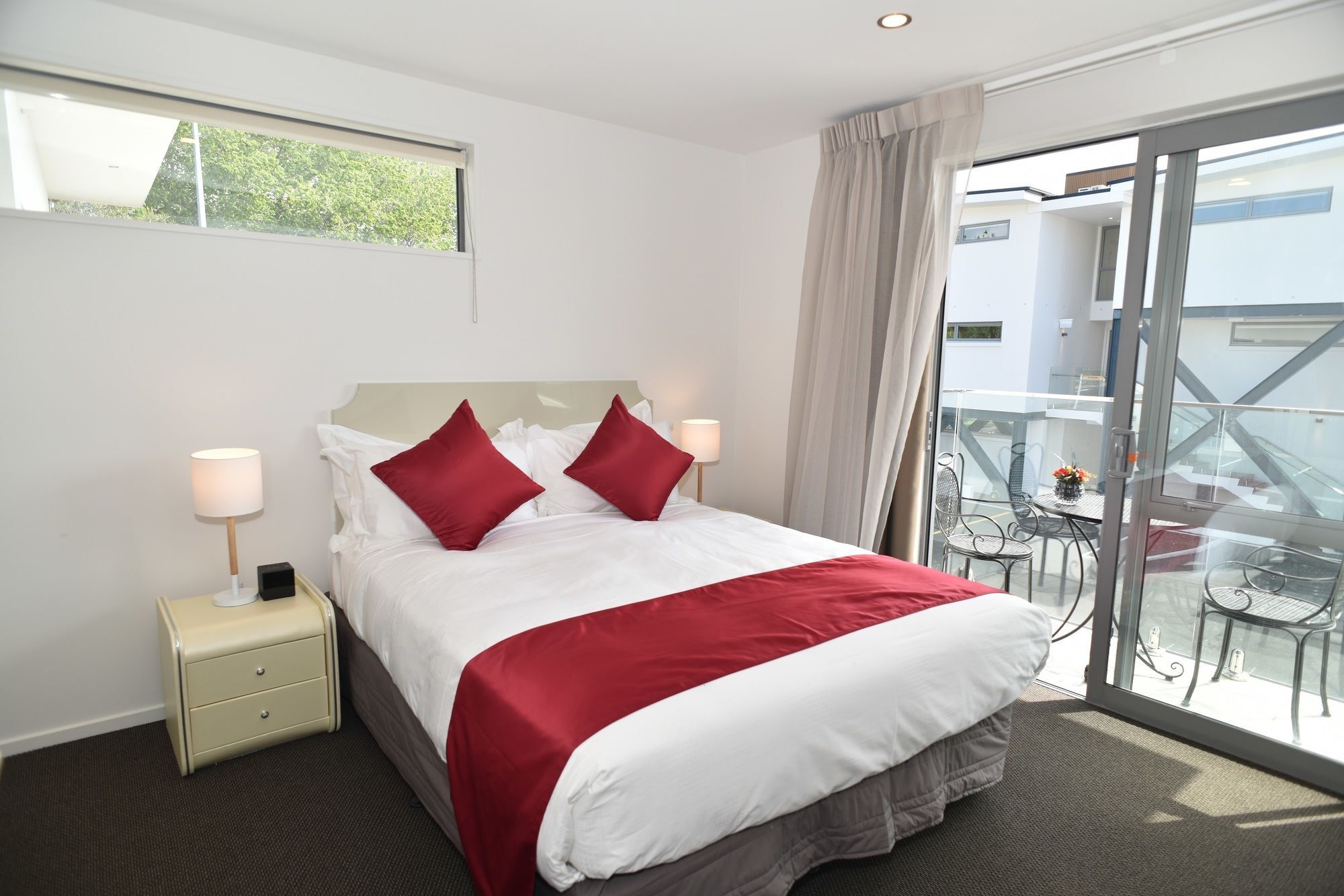 Bealey Plaza Motel Christchurch Exteriör bild A bedroom at the hotel