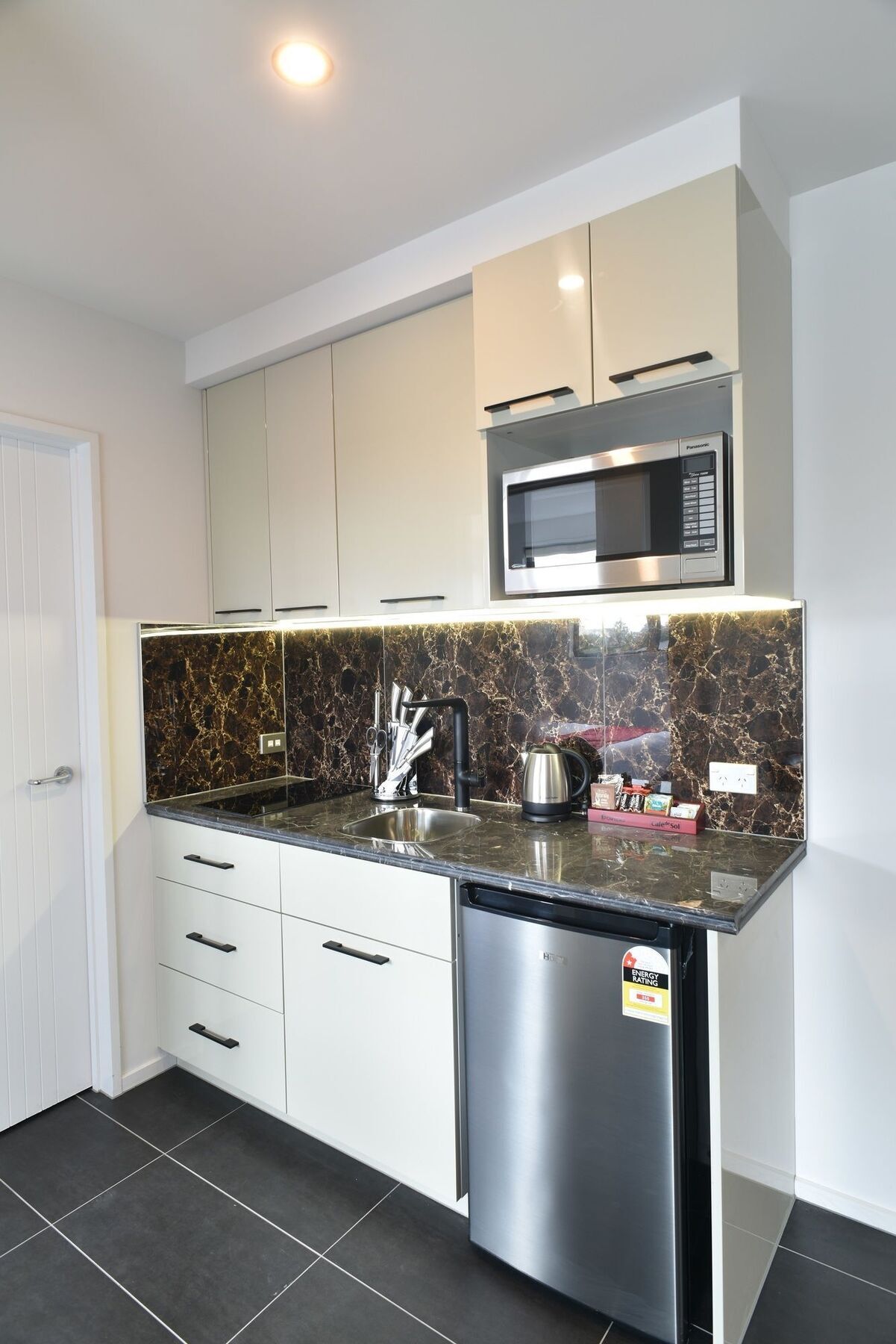 Bealey Plaza Motel Christchurch Exteriör bild A modern kitchen
