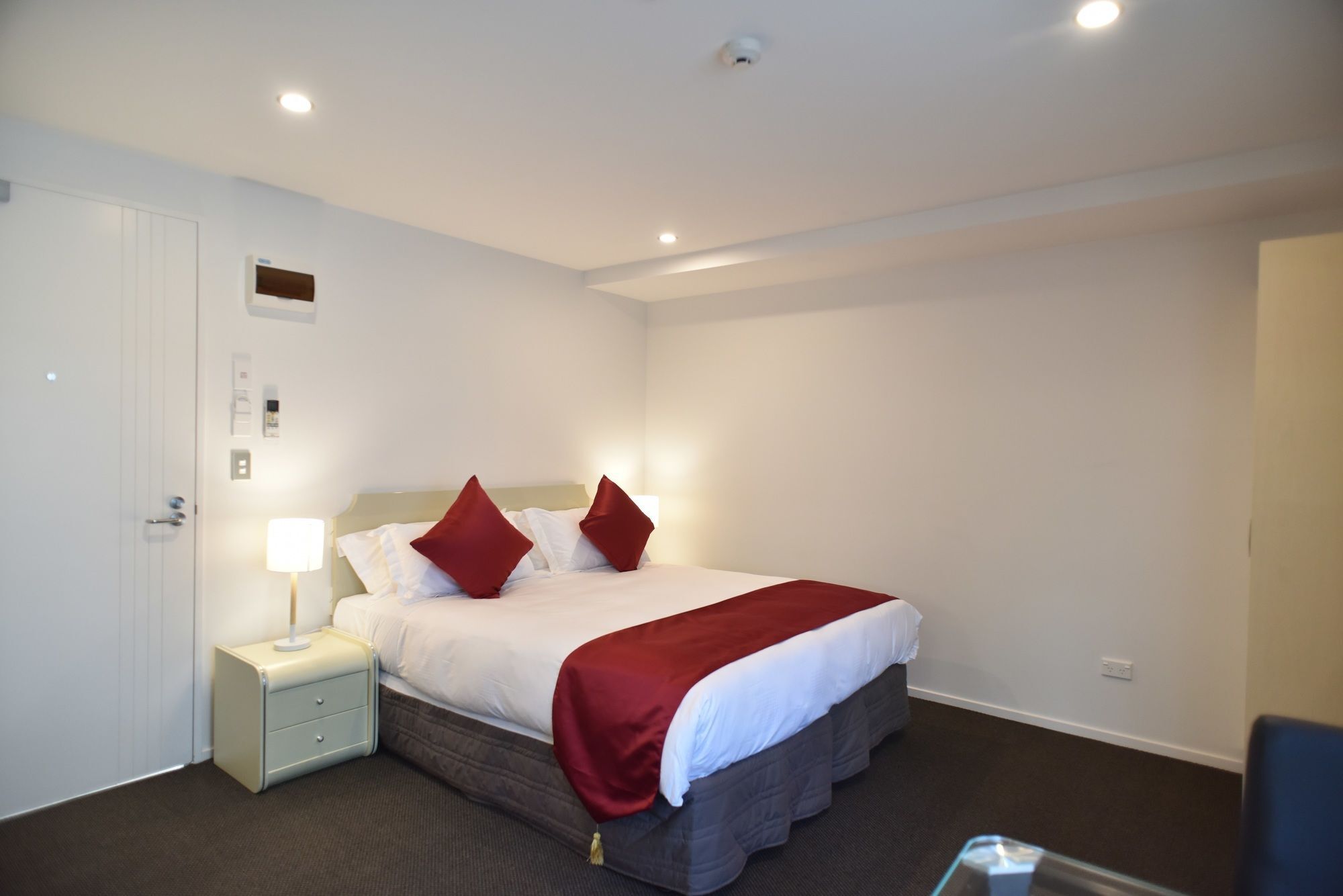 Bealey Plaza Motel Christchurch Exteriör bild A bedroom at the hotel
