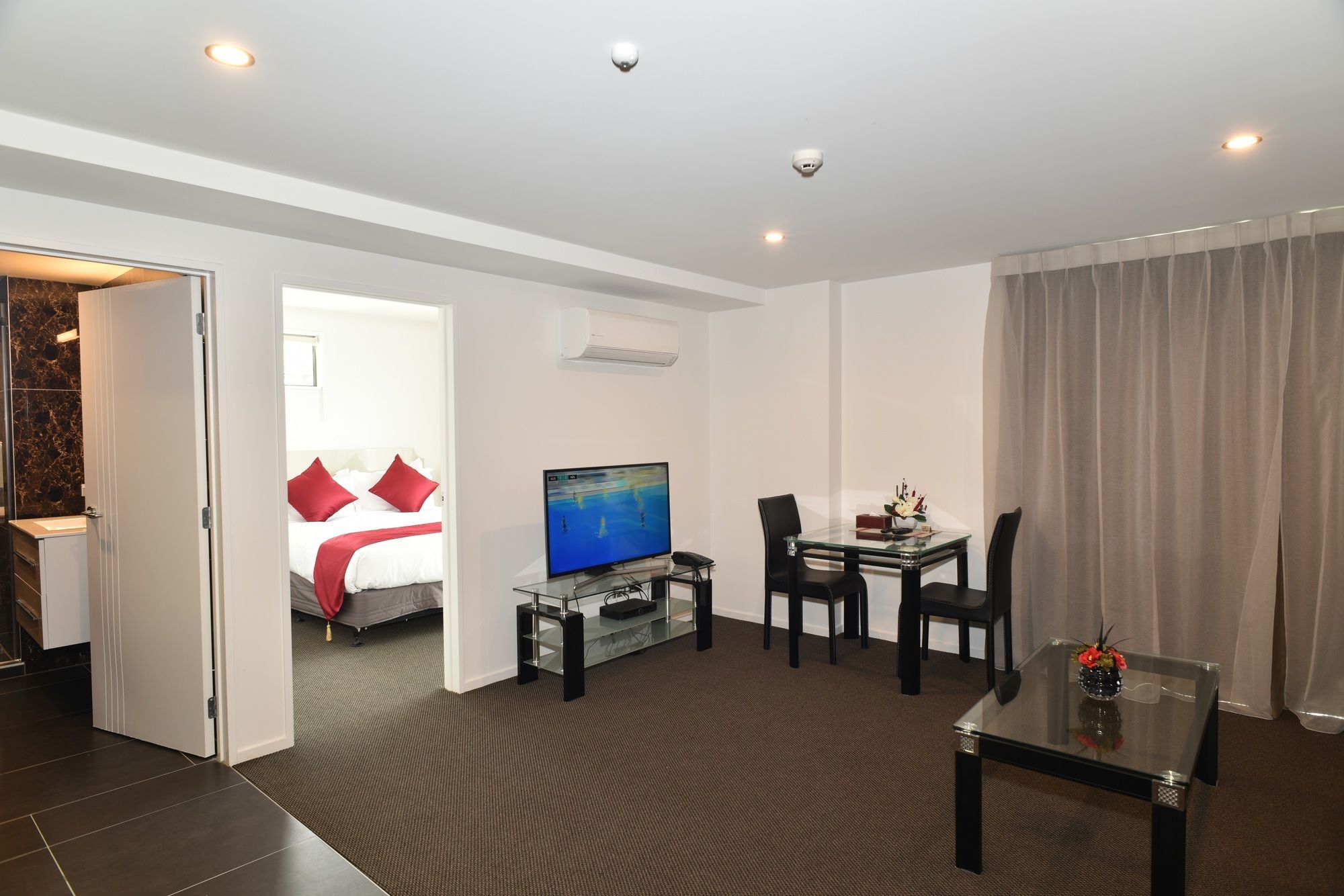 Bealey Plaza Motel Christchurch Exteriör bild A two-bedroom apartment at the hotel